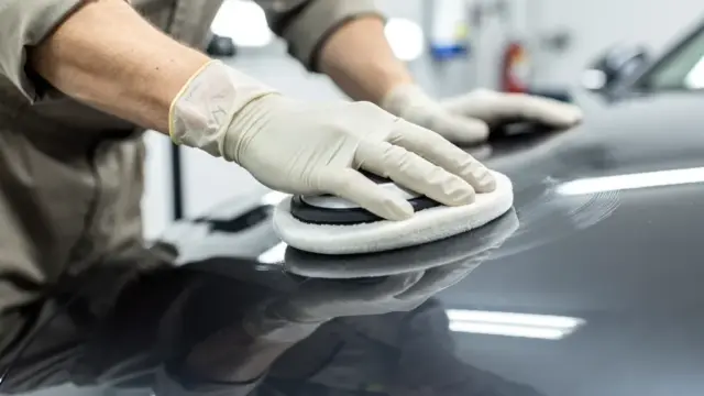 Professioneller Anbieter für Fahrzeugaufbereitung mit transparenten Preisen und hochwertigen Dienstleistungen