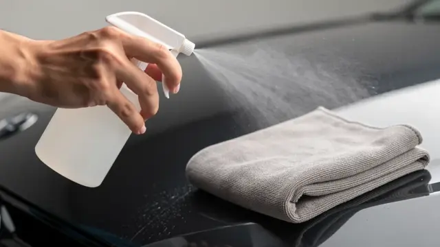 Lackschutzfolie anbringen: Tipps für blasenfreies Ergebnis und optimale Vorbereitung