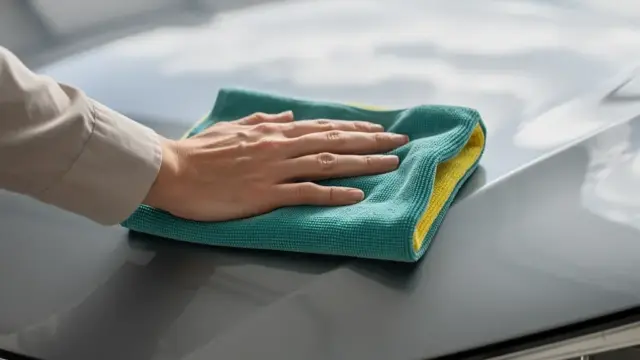 Professionelle Mikrofasertücher für effektive Autoaufbereitung und streifenfreies Finish