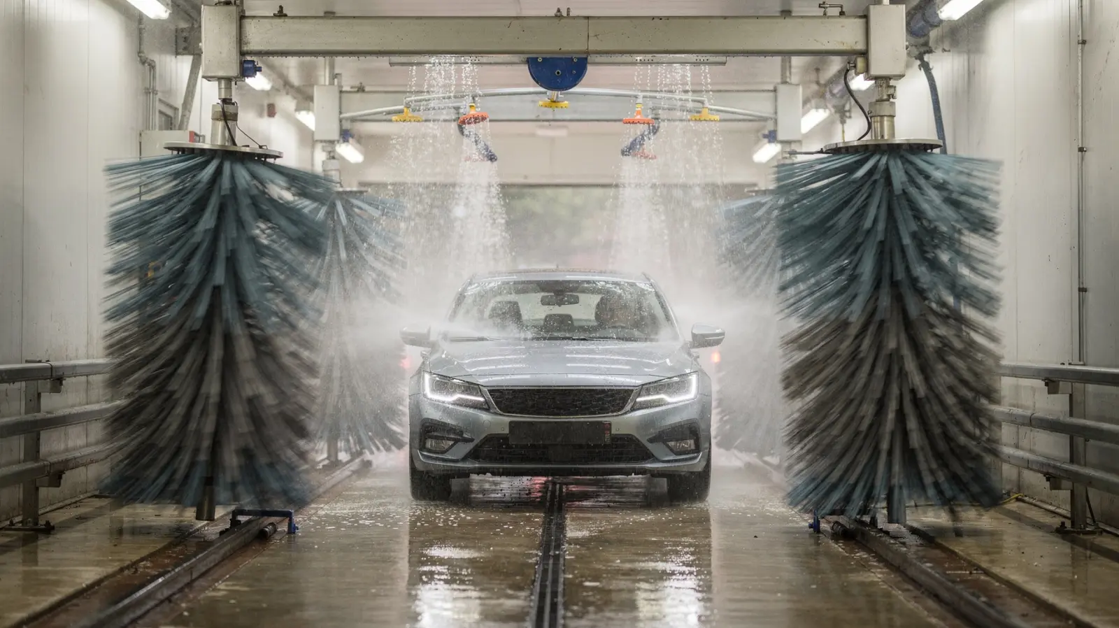 Was kostet eine Autowäsche in der Waschanlage?
