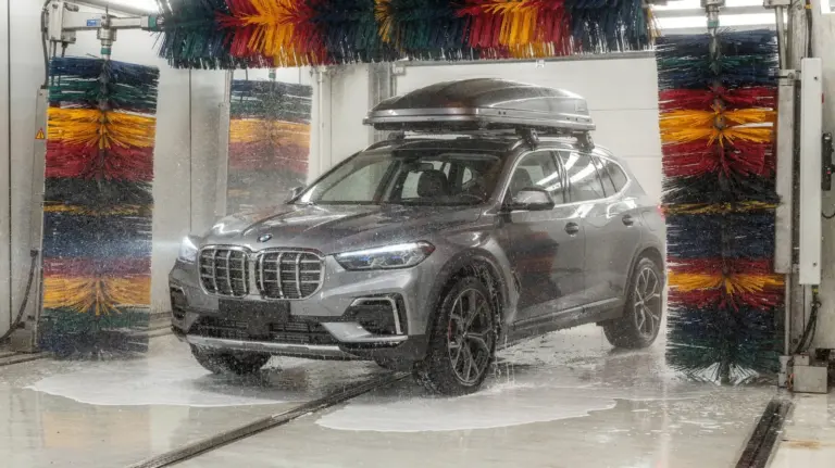 Dachbox in der Waschanlage: Was ist erlaubt?