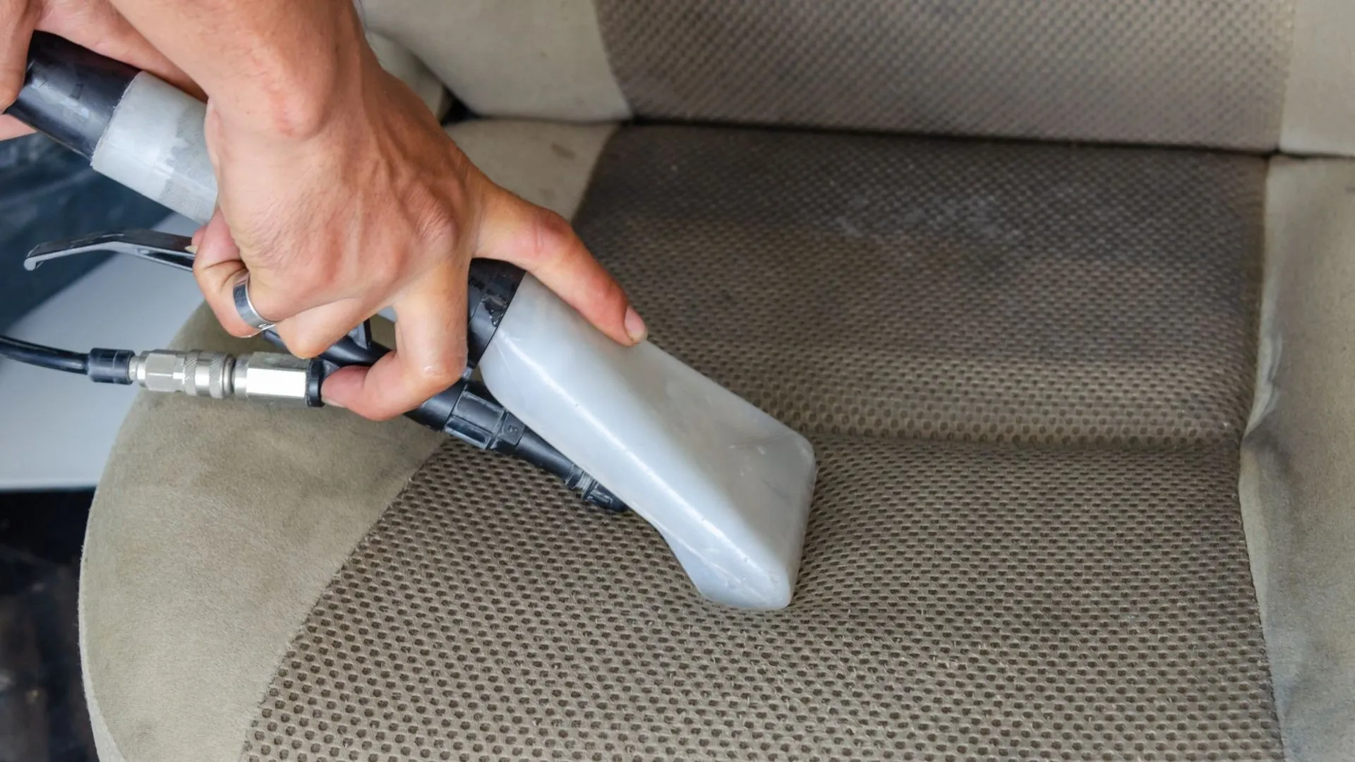 Innenraum Auto reinigen: Anleitung in 7 Schritten