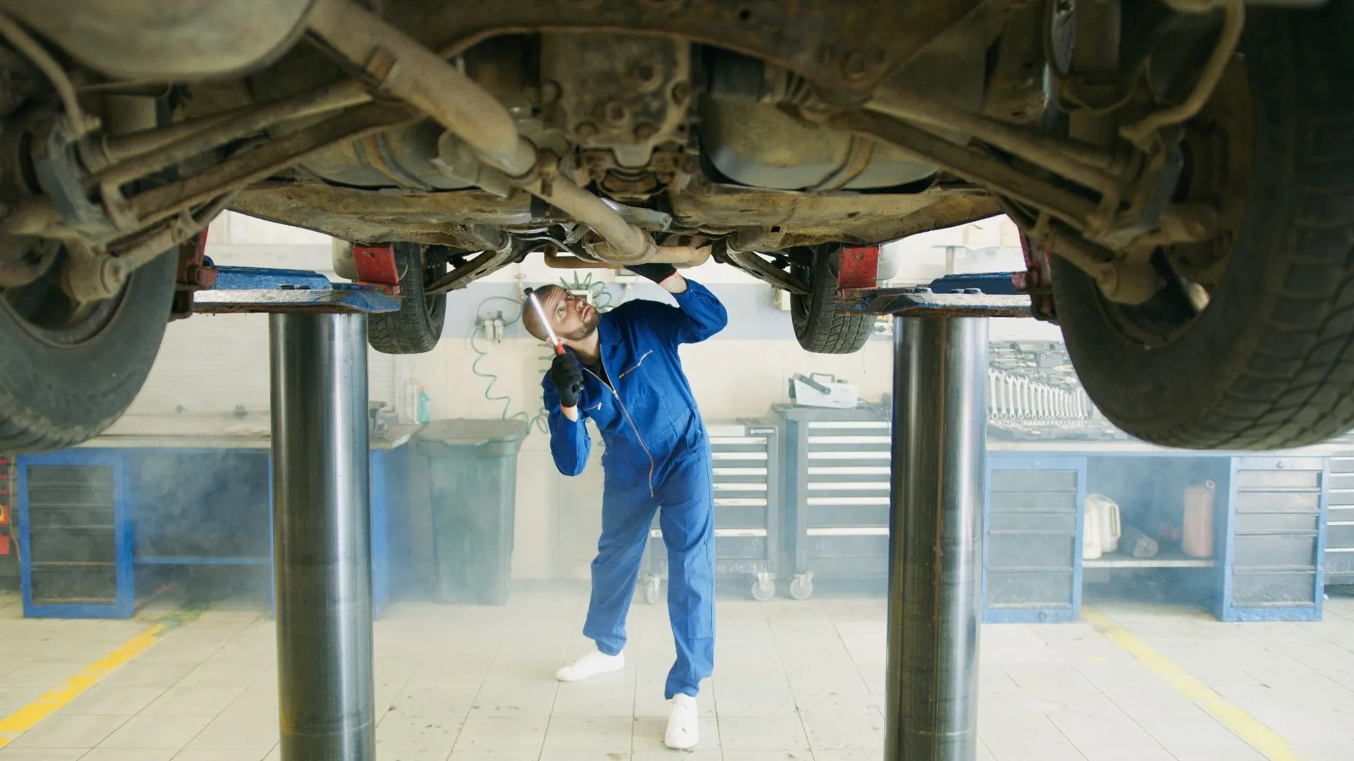 Unterbodenschutz Vergleich 2026: Bitumen, Wachs oder Fett?